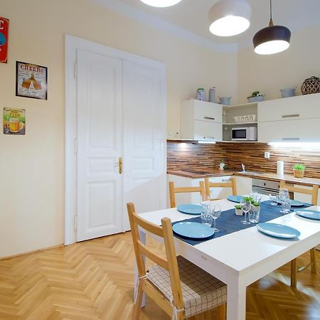 City Center Apartment Legerova Прага Екстериор снимка
