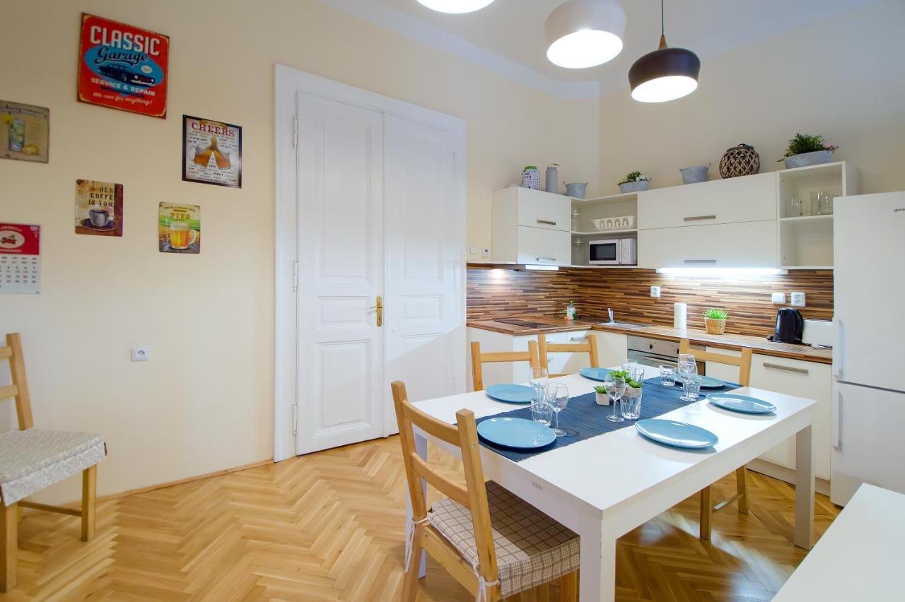 City Center Apartment Legerova Прага Екстериор снимка