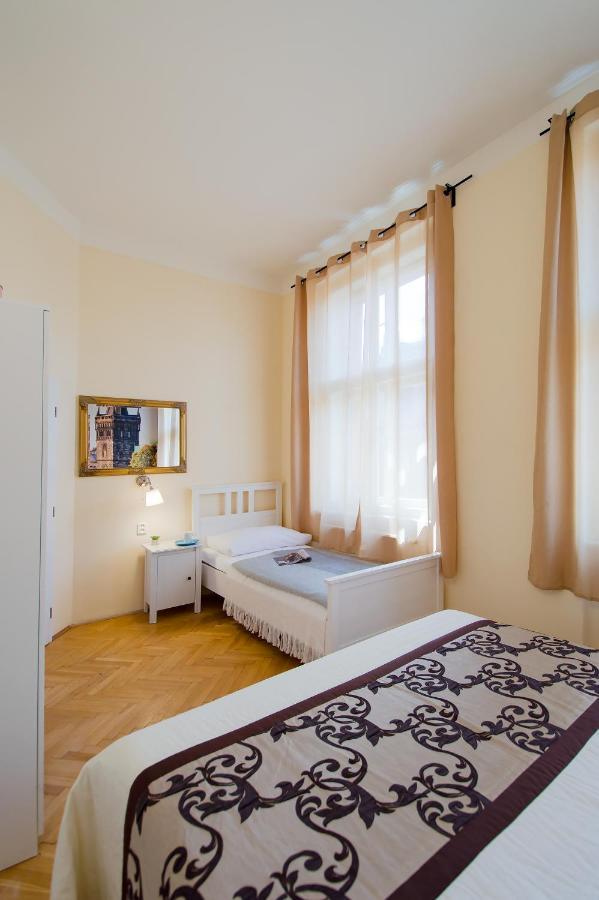 City Center Apartment Legerova Прага Екстериор снимка