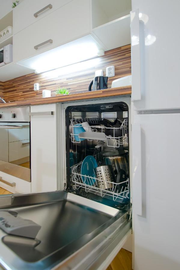 City Center Apartment Legerova Прага Екстериор снимка