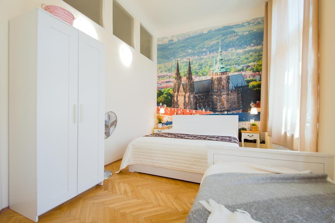 City Center Apartment Legerova Прага Екстериор снимка